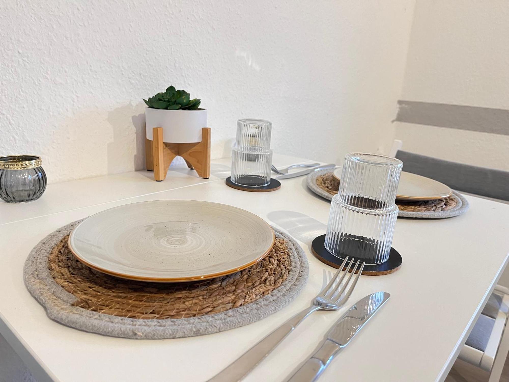 Flattyone Ruhrgebiet - Schlafkomfort Und Anbindung - Neu Renoviert 보훔 외부 사진